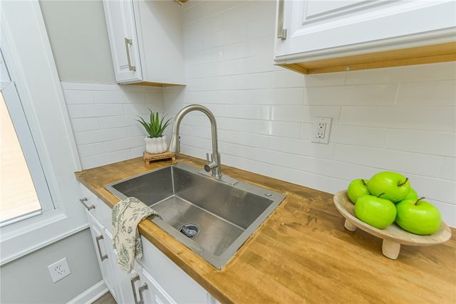 429 Hazelwood, Rochester, NY 14609