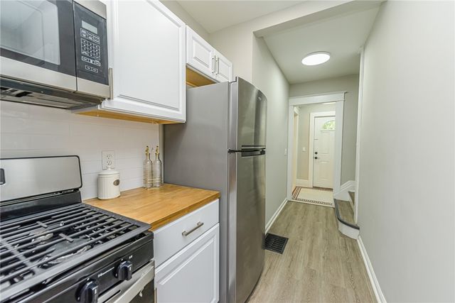 429 Hazelwood, Rochester, NY 14609