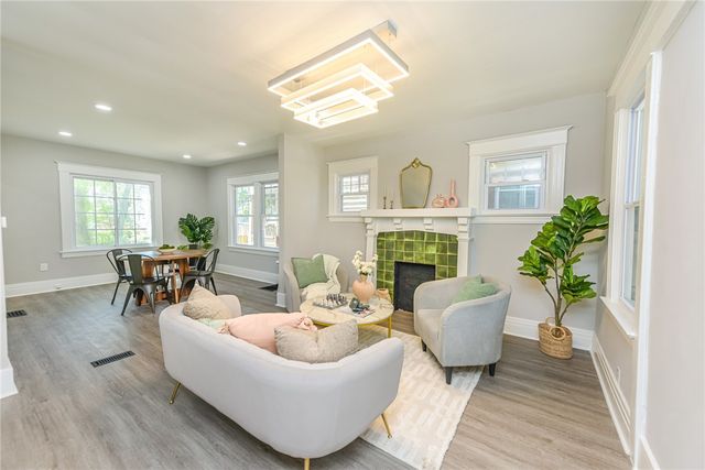 429 Hazelwood, Rochester, NY 14609