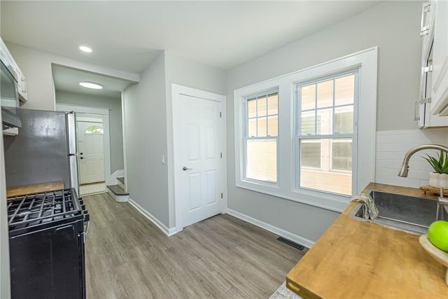 429 Hazelwood, Rochester, NY 14609