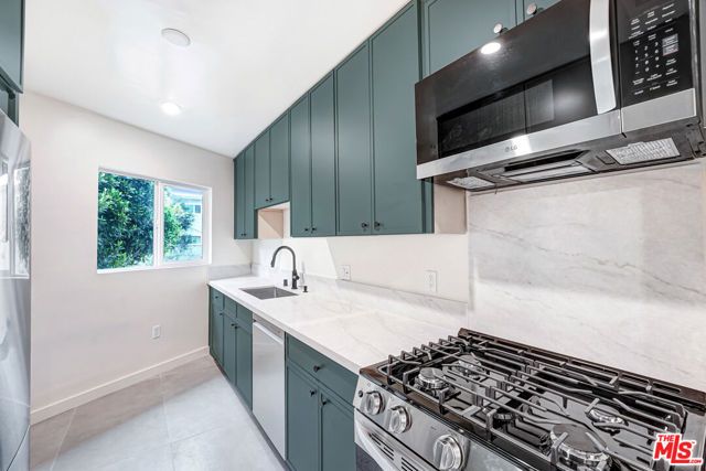 16185 W Sunset Blvd 8, Pacific Palisades (los Angeles), CA 90272