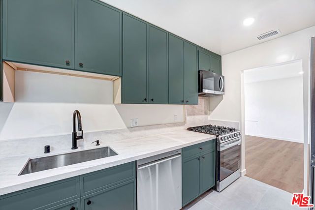 16185 W Sunset Blvd 8, Pacific Palisades (los Angeles), CA 90272