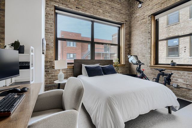 2511 W Moffat Street 111J, Chicago, IL 60647