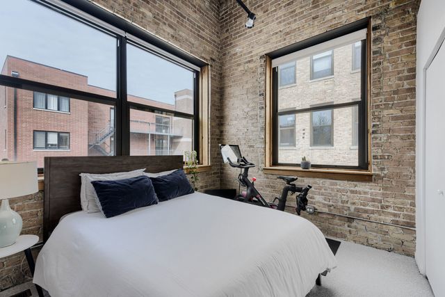 2511 W Moffat Street 111J, Chicago, IL 60647