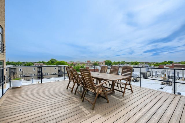 2511 W Moffat Street 111J, Chicago, IL 60647