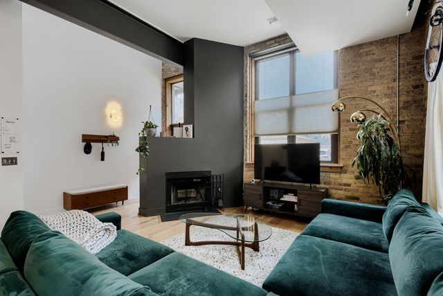 2511 W Moffat Street 111J, Chicago, IL 60647