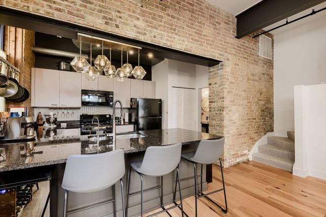 2511 W Moffat Street 111J, Chicago, IL 60647