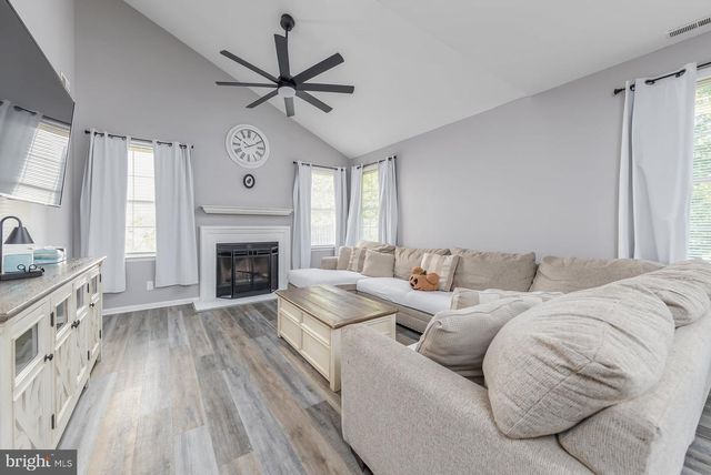 104 STONE HENGE DR, Swedesboro, NJ 08085