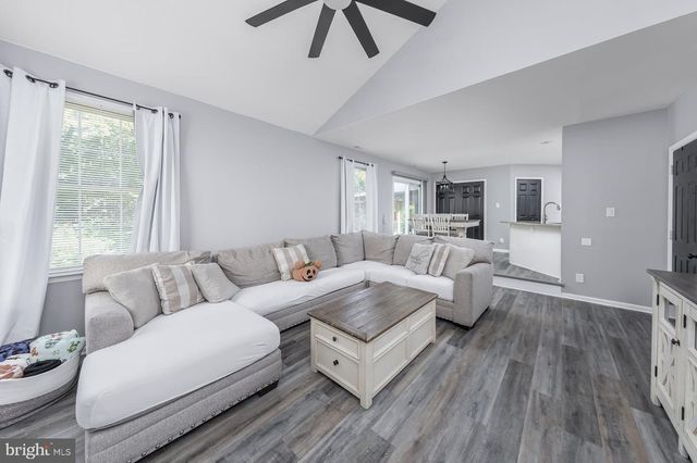 104 STONE HENGE DR, Swedesboro, NJ 08085