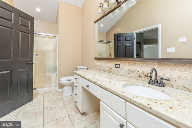 104 STONE HENGE DR, Swedesboro, NJ 08085