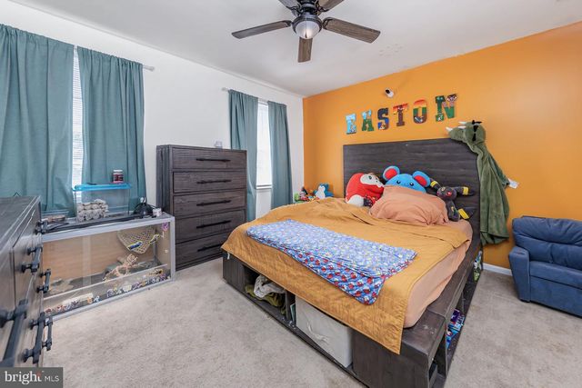 104 STONE HENGE DR, Swedesboro, NJ 08085