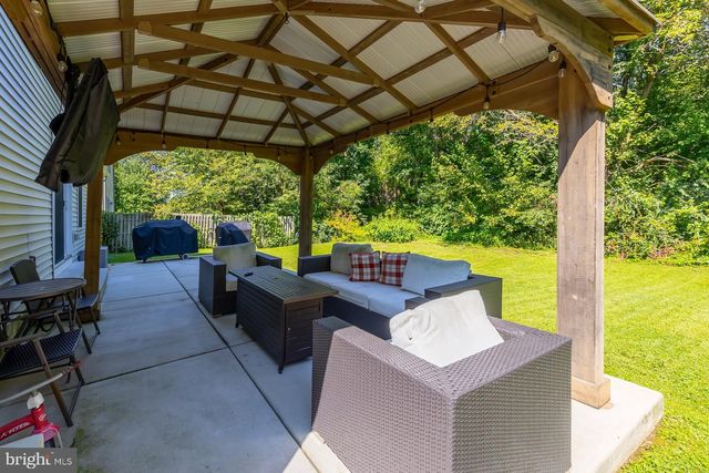 104 STONE HENGE DR, Swedesboro, NJ 08085