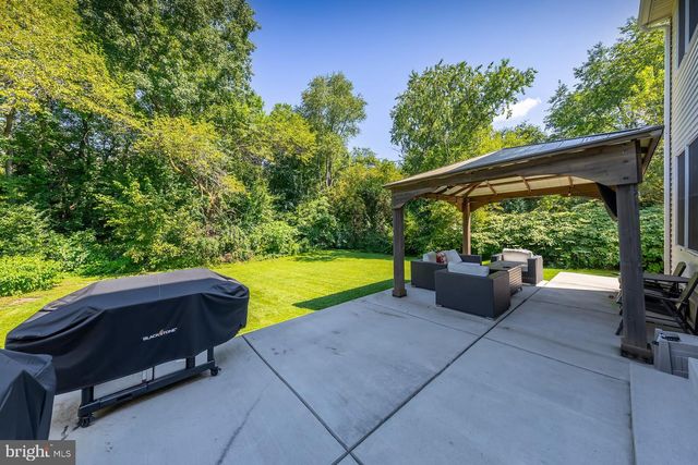 104 STONE HENGE DR, Swedesboro, NJ 08085