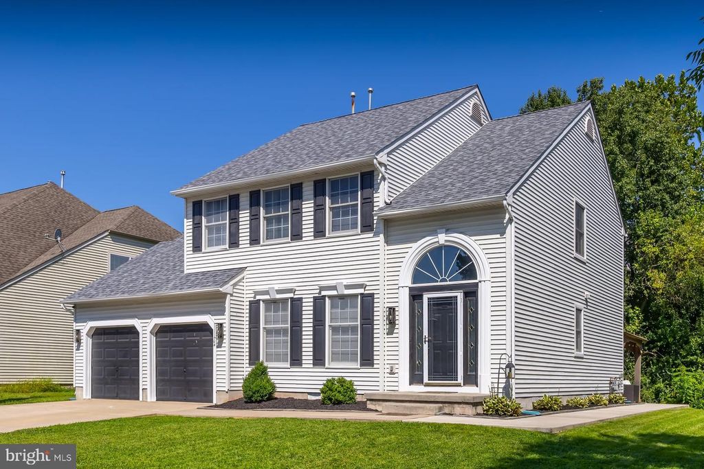 104 STONE HENGE DR, Swedesboro, NJ 08085