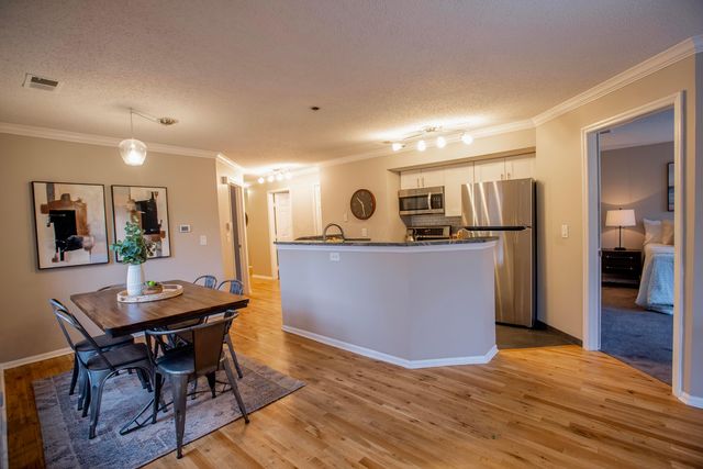 39 Buttles Avenue, Columbus, OH 43215