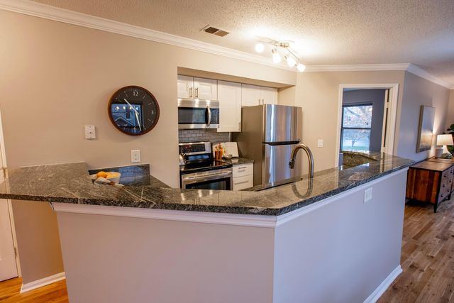 39 Buttles Avenue, Columbus, OH 43215
