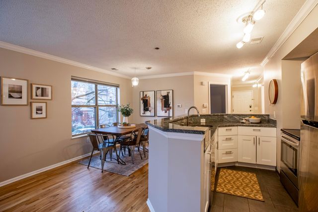 39 Buttles Avenue, Columbus, OH 43215