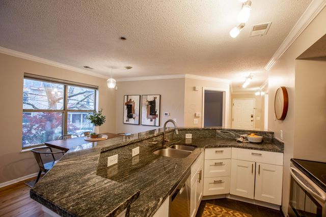 39 Buttles Avenue, Columbus, OH 43215