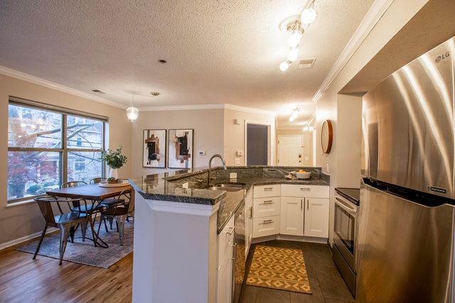 39 Buttles Avenue, Columbus, OH 43215