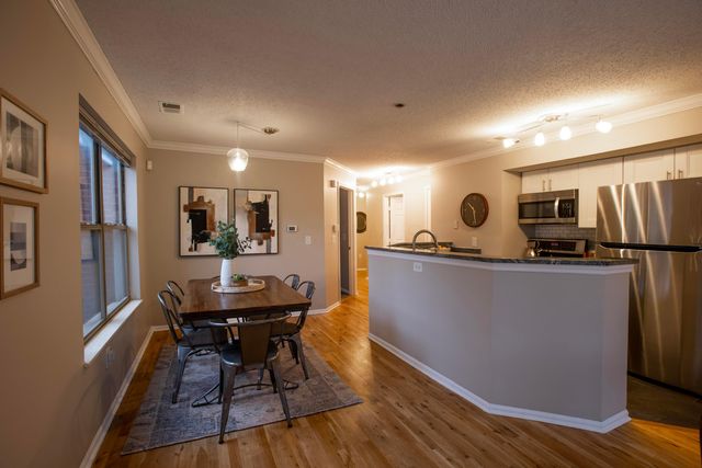 39 Buttles Avenue, Columbus, OH 43215
