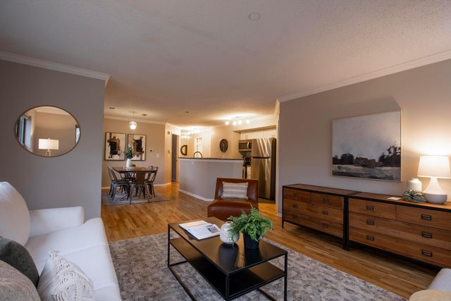 39 Buttles Avenue, Columbus, OH 43215