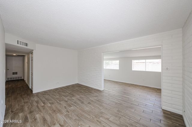 3119 W COUNTRY GABLES Drive, Phoenix, AZ 85053