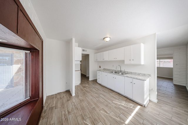 3119 W COUNTRY GABLES Drive, Phoenix, AZ 85053