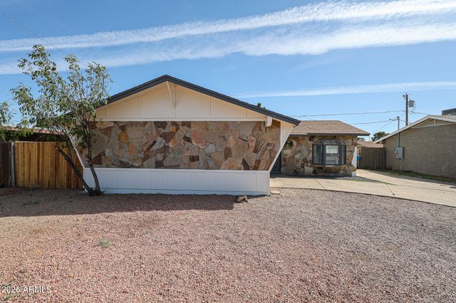 3119 W COUNTRY GABLES Drive, Phoenix, AZ 85053