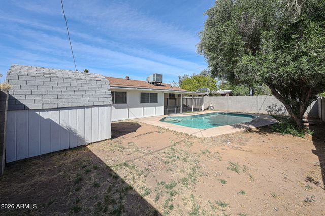 3119 W COUNTRY GABLES Drive, Phoenix, AZ 85053