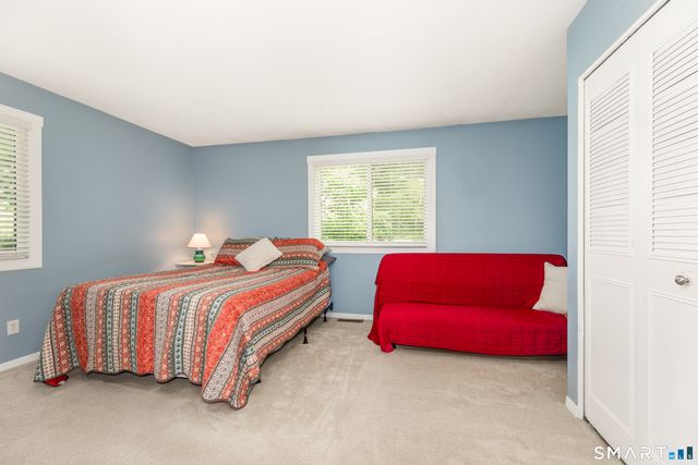 86 Hampton Park 86, Branford, CT 06405