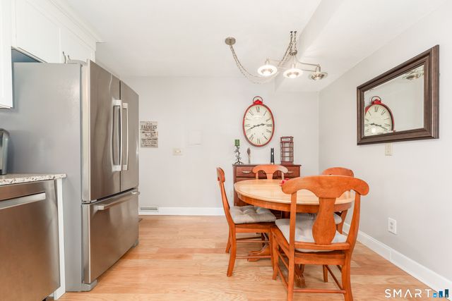 86 Hampton Park 86, Branford, CT 06405