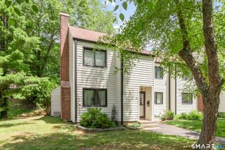 86 Hampton Park 86, Branford, CT 06405
