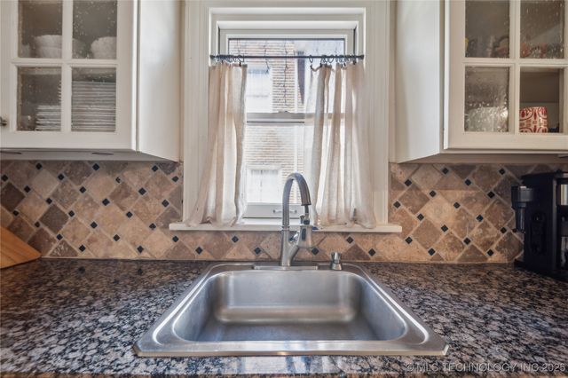 2251 S Saint Louis Avenue, Tulsa, OK 74114