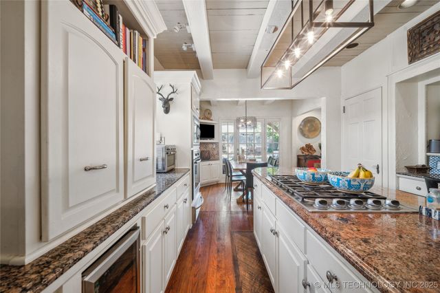 2251 S Saint Louis Avenue, Tulsa, OK 74114