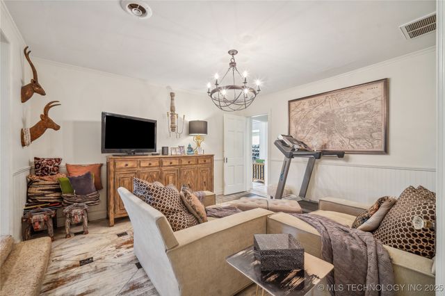 2251 S Saint Louis Avenue, Tulsa, OK 74114