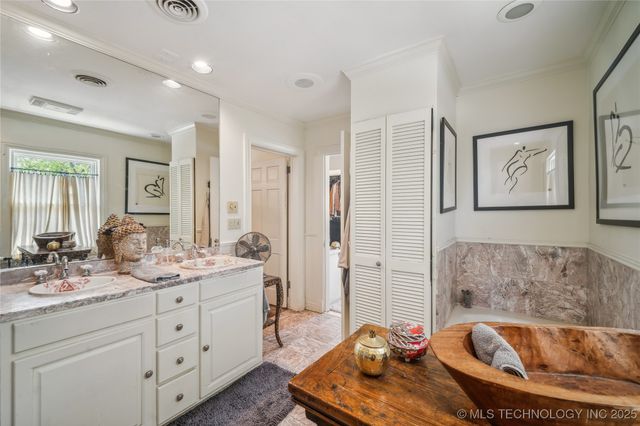 2251 S Saint Louis Avenue, Tulsa, OK 74114