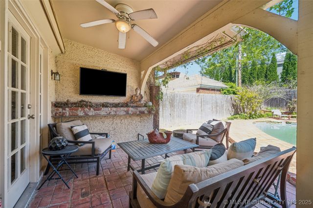 2251 S Saint Louis Avenue, Tulsa, OK 74114