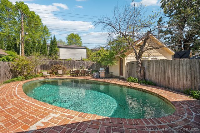 2251 S Saint Louis Avenue, Tulsa, OK 74114