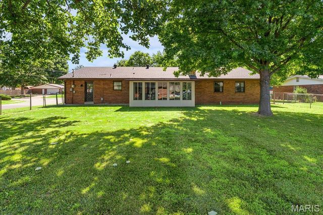 715 N Lincoln Avenue, O'fallon, IL 62269