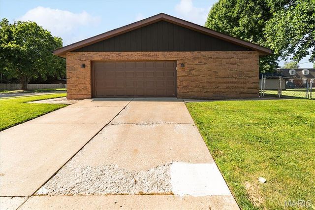 715 N Lincoln Avenue, O'fallon, IL 62269