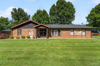 715 N Lincoln Avenue, O'fallon, IL 62269