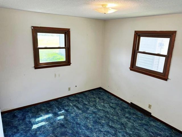 1100 18th Avenue, Charles City, IA 50616