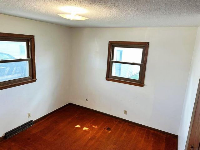 1100 18th Avenue, Charles City, IA 50616