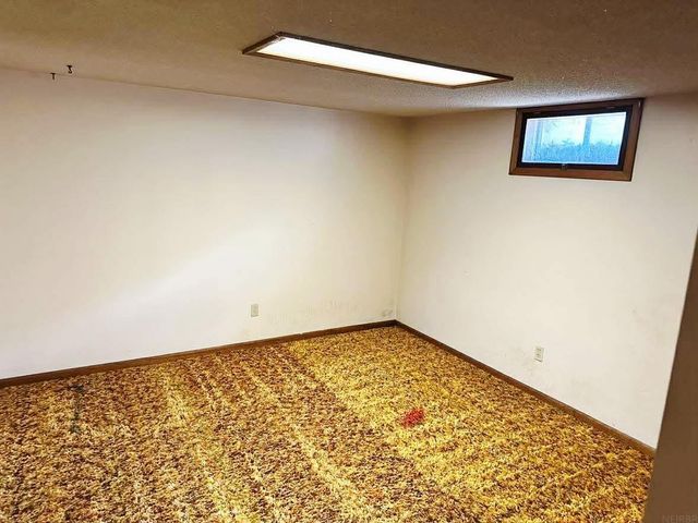 1100 18th Avenue, Charles City, IA 50616