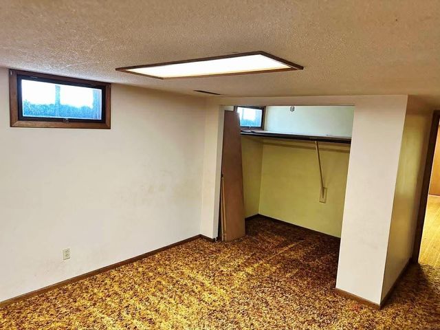 1100 18th Avenue, Charles City, IA 50616