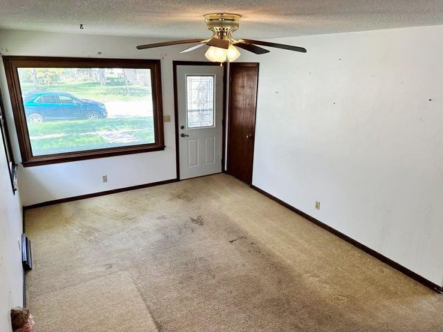 1100 18th Avenue, Charles City, IA 50616