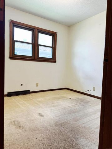 1100 18th Avenue, Charles City, IA 50616