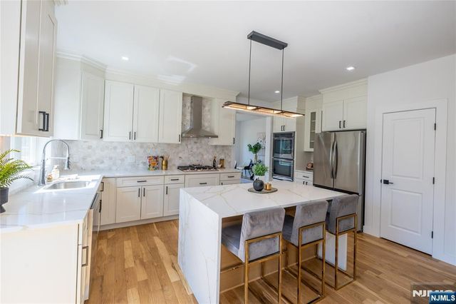 7 Emerald Drive, Hardyston, NJ 07419