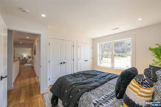 7 Emerald Drive, Hardyston, NJ 07419