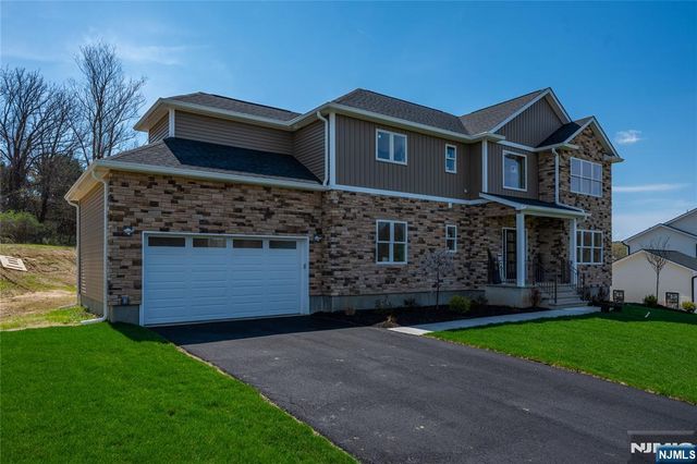 7 Emerald Drive, Hardyston, NJ 07419